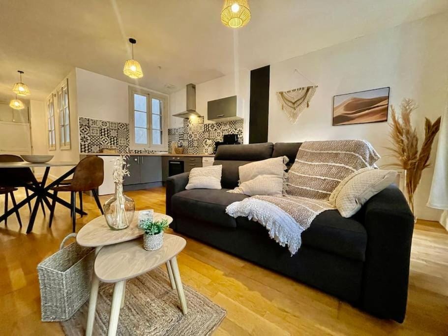 TV and multimedia, Kitchen or kitchenette, Living room, Dining area, internet, internet