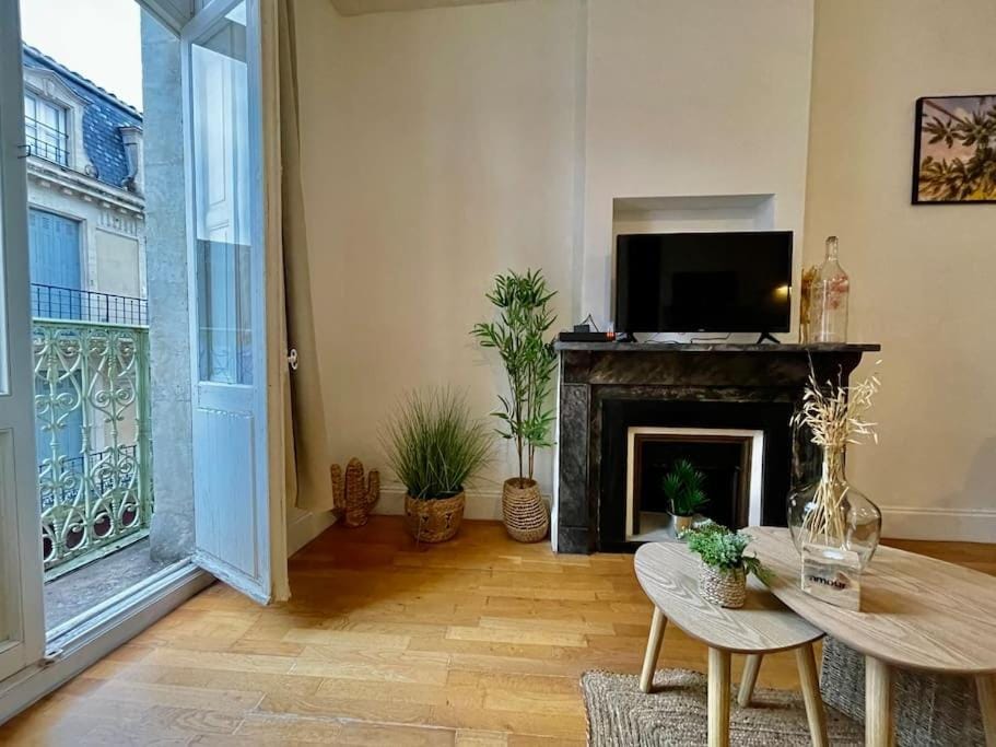 TV and multimedia, Balcony/Terrace, Balcony/Terrace, Dining area, Evening entertainment, City view, City view, internet, internet, towels, towels