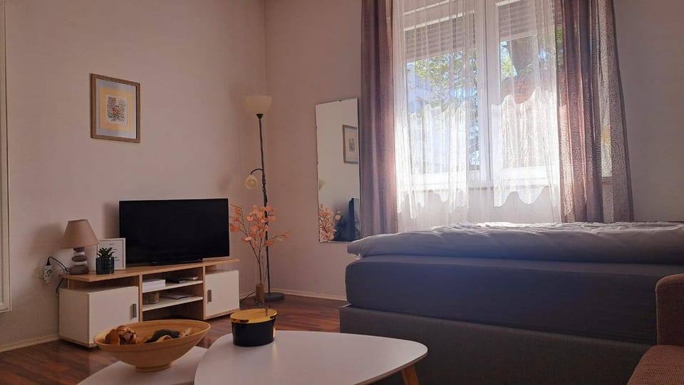 Bed, TV and multimedia, Time of day
