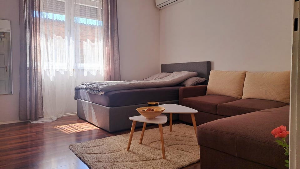 Bed, Seating area, Time of day