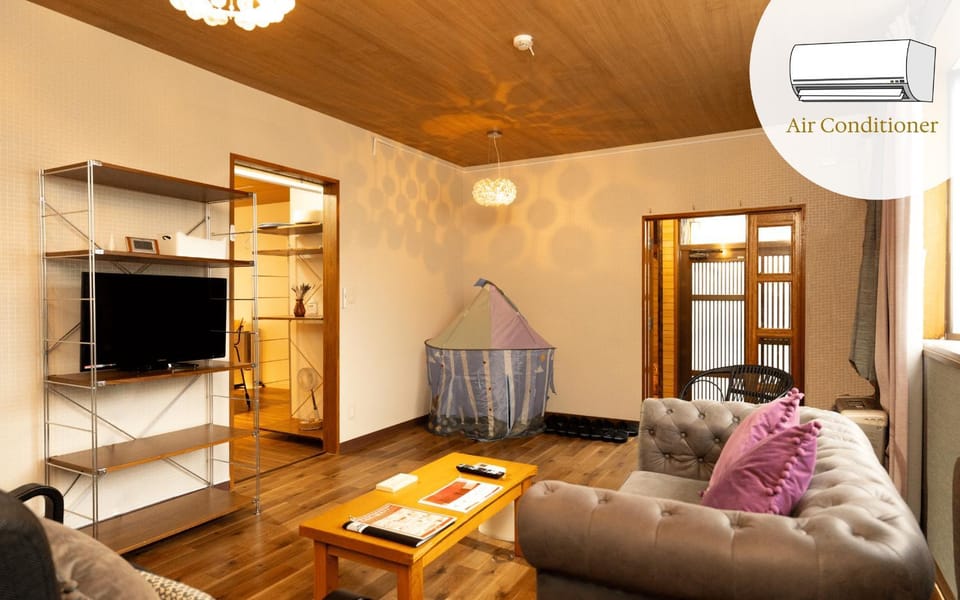 Living room, air conditioner