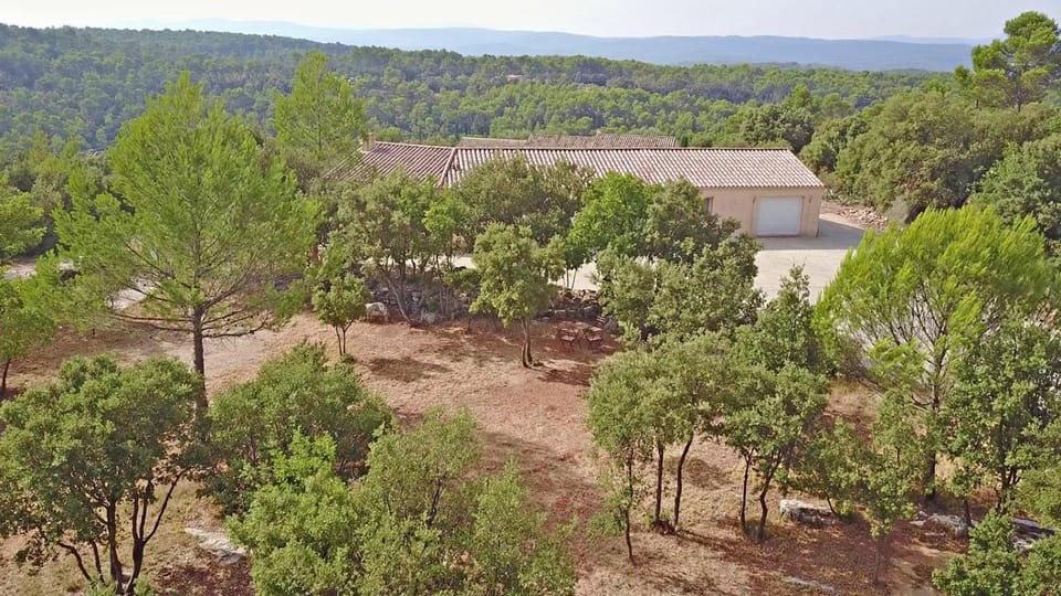 Villa Parpaiouns - confortable maison avec piscine privée chauffée en Provence Villa in French Riviera