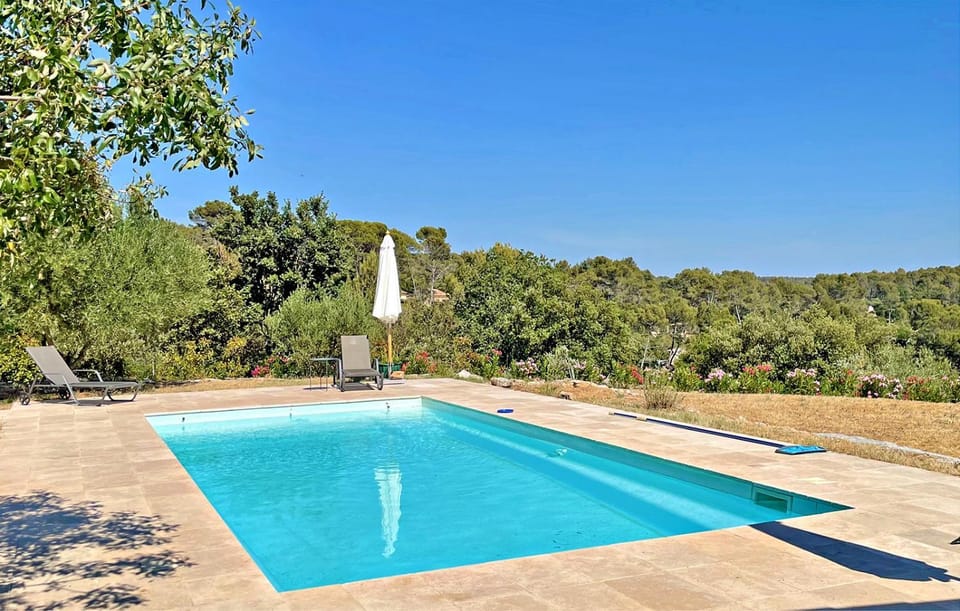 Villa Parpaiouns - confortable maison avec piscine privée chauffée en Provence Villa in French Riviera