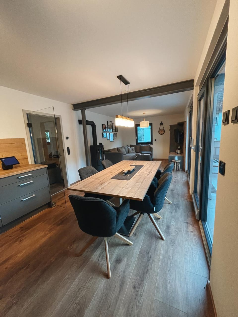 Living room, Dining area