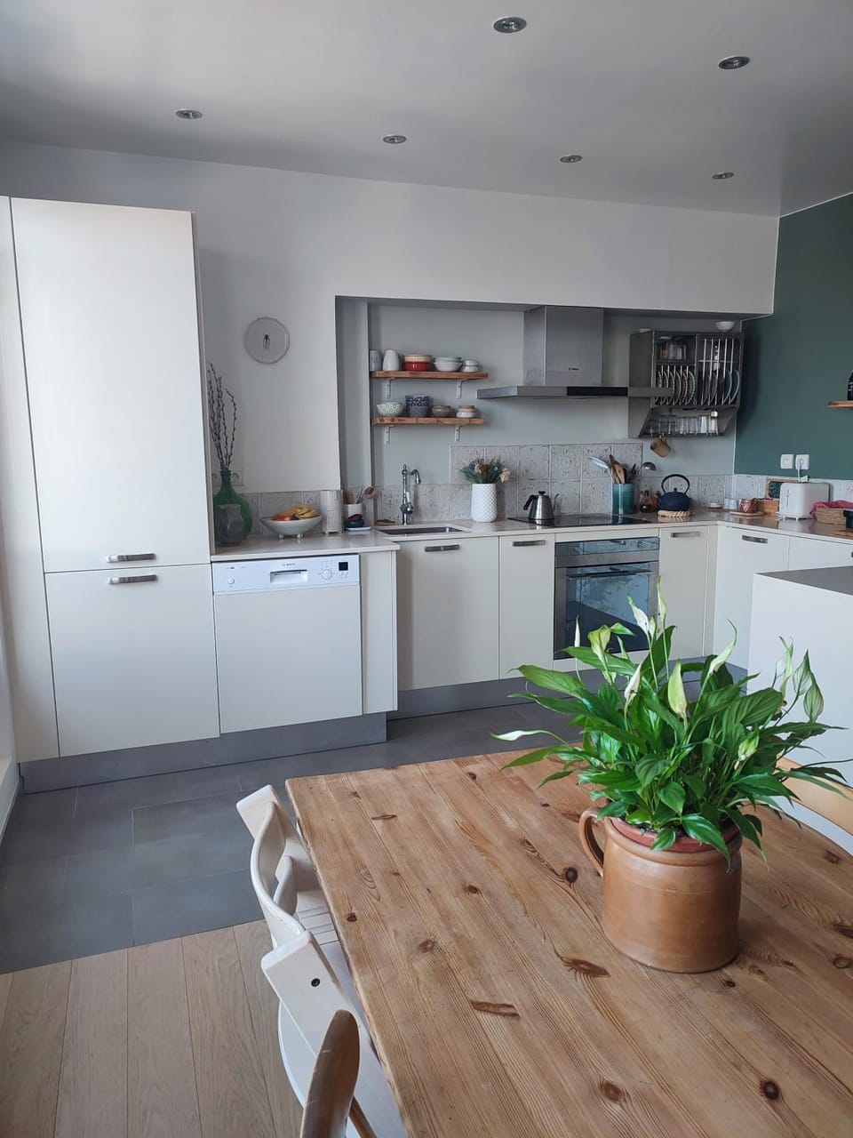 Kitchen or kitchenette