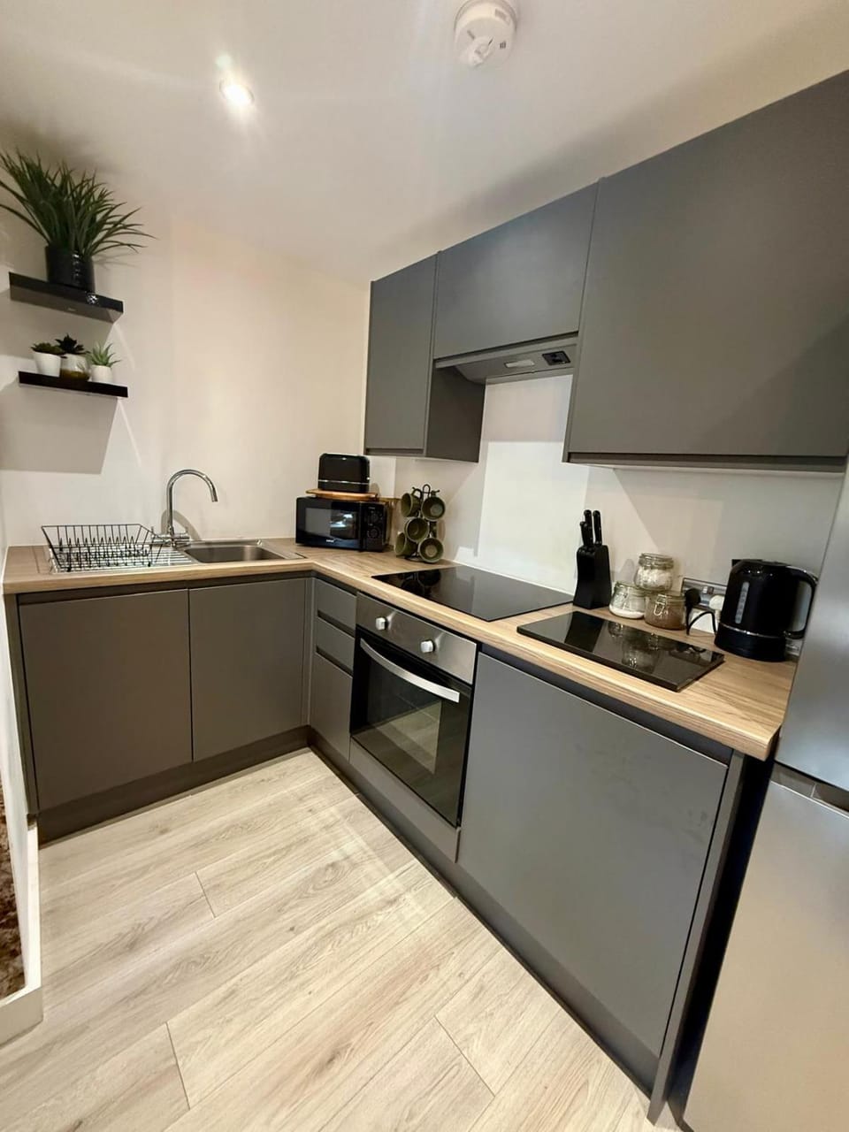 Newly Refurbished FEB 2026 - Cosy Duplex BD1 Apartment in Bradford