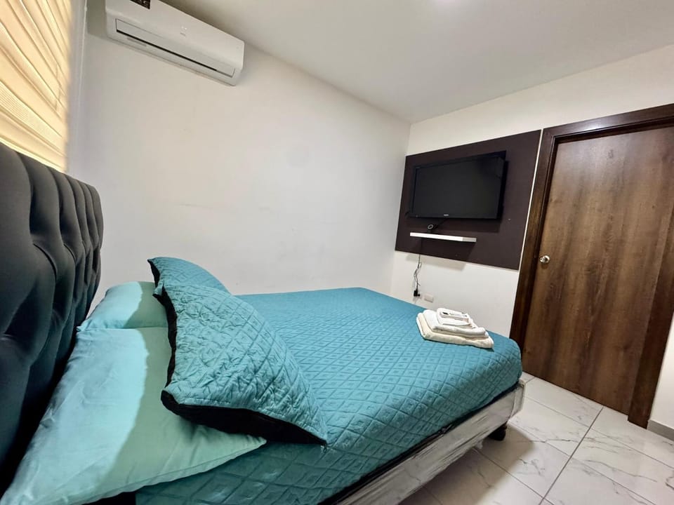 Exclusivo Departamento en vía a la costa, 2 Hab, Parqueo Privado Apartment in Guayaquil