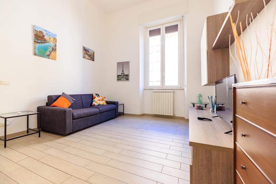 Living room, Photo of the whole room, Bedroom