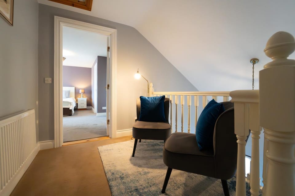 Seating area, Bedroom