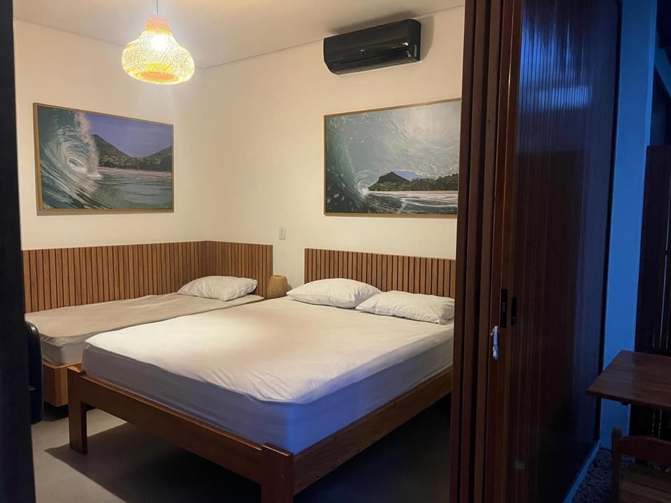 Bed, Photo of the whole room, Bedroom, air conditioner