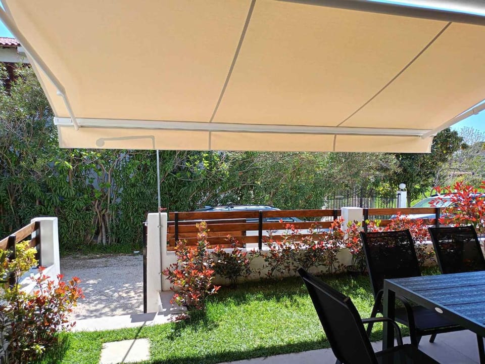 LORA HOME, 250m from the beach House in Nikiti