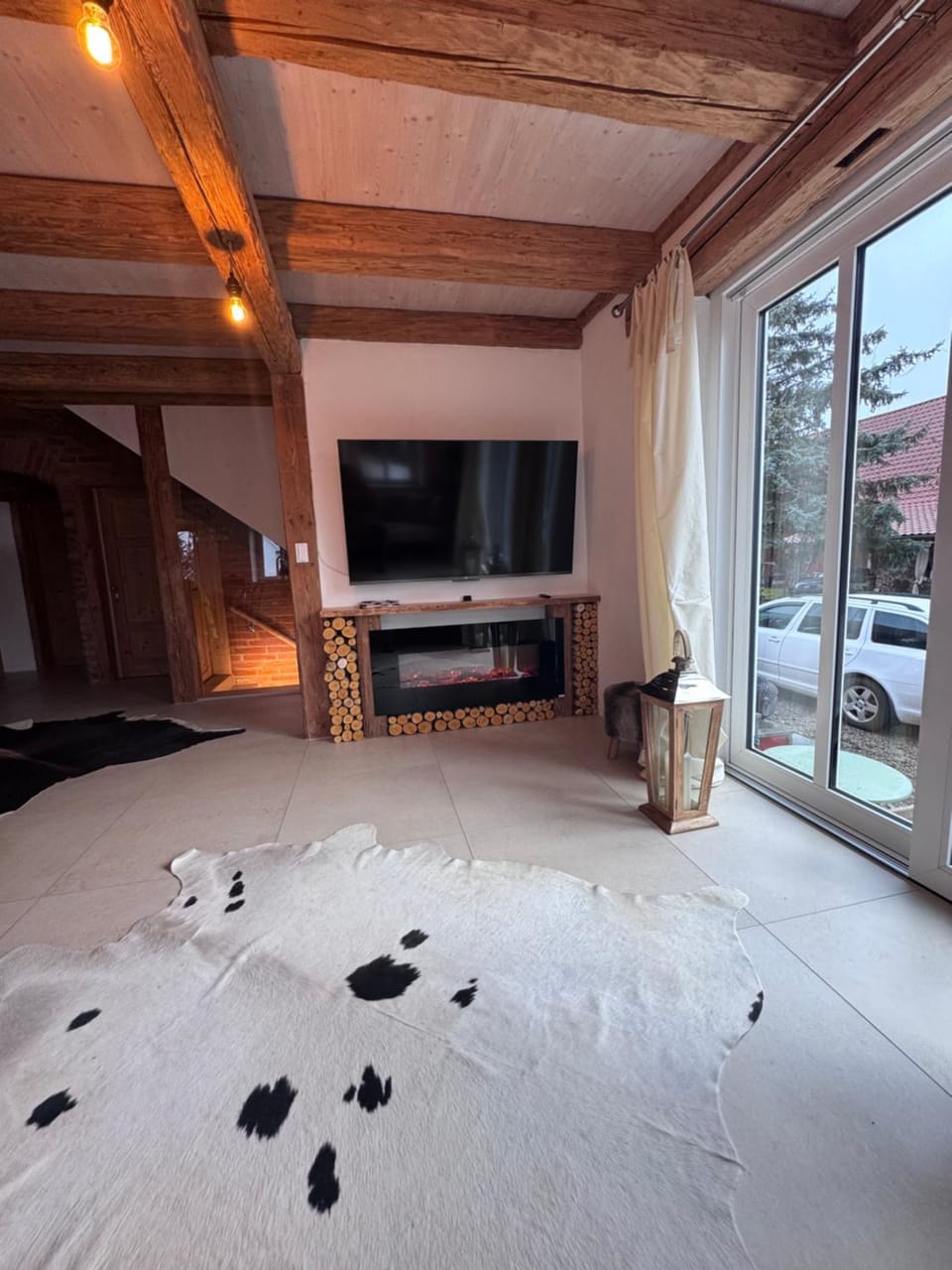 TV and multimedia, Photo of the whole room