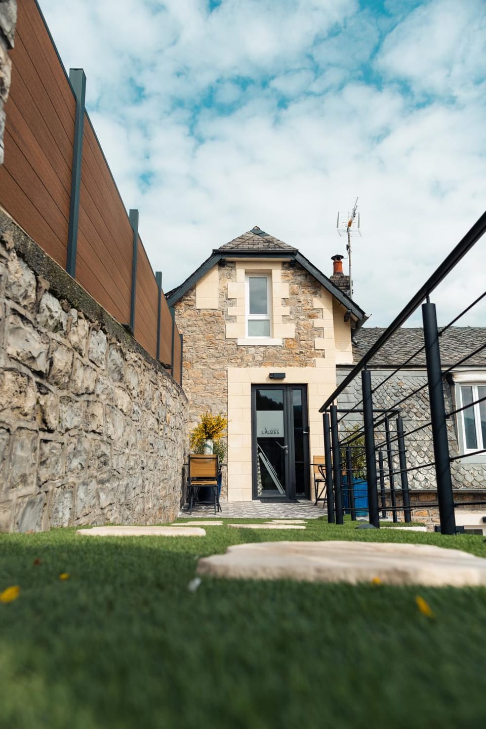 Property building, Day, Landmark view