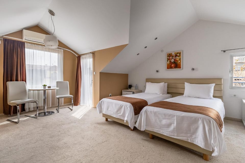 Bed, TV and multimedia