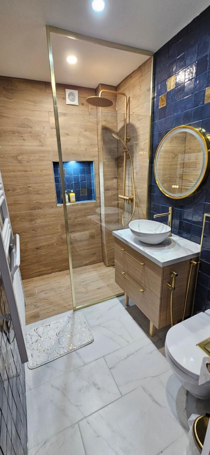 Shower, Toilet, Bathroom