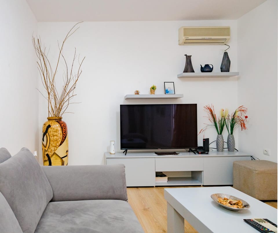 Modern Oasis Near Park & Stadium Apartment in Tirana