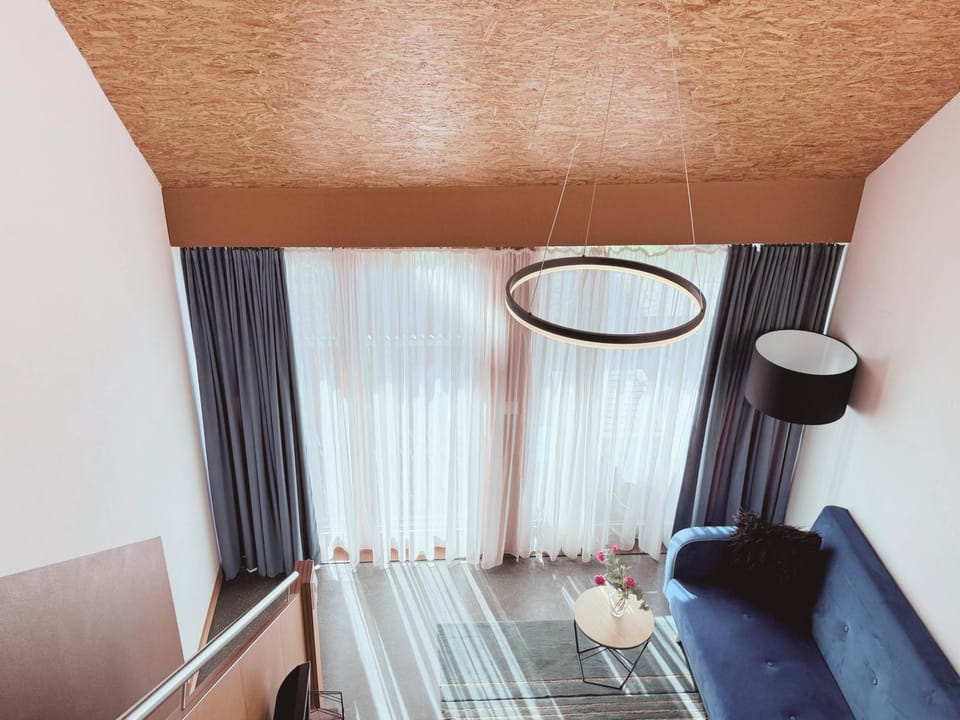 Living room, Photo of the whole room