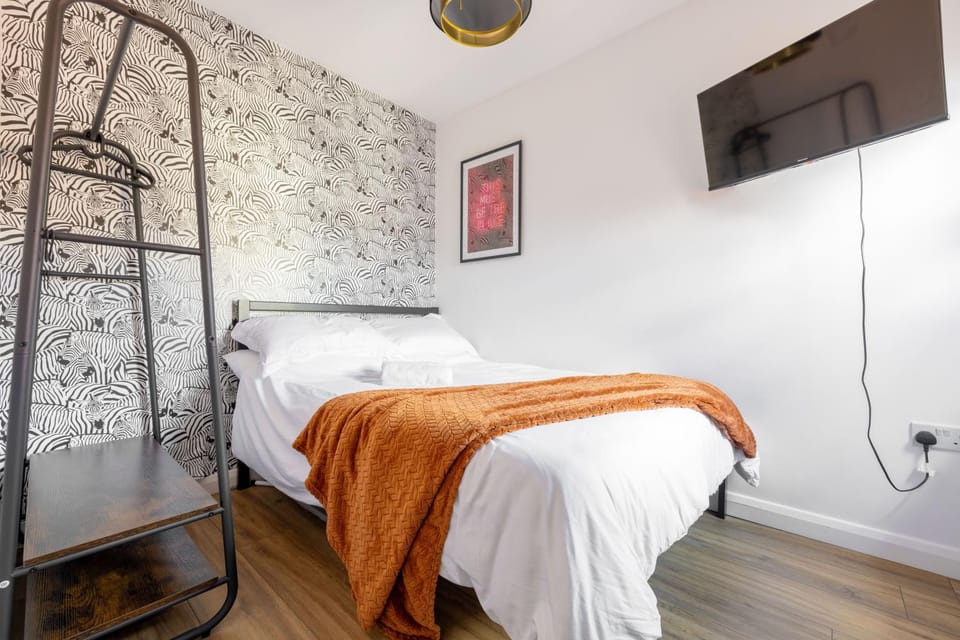 Bed, Bedroom, wardrobe