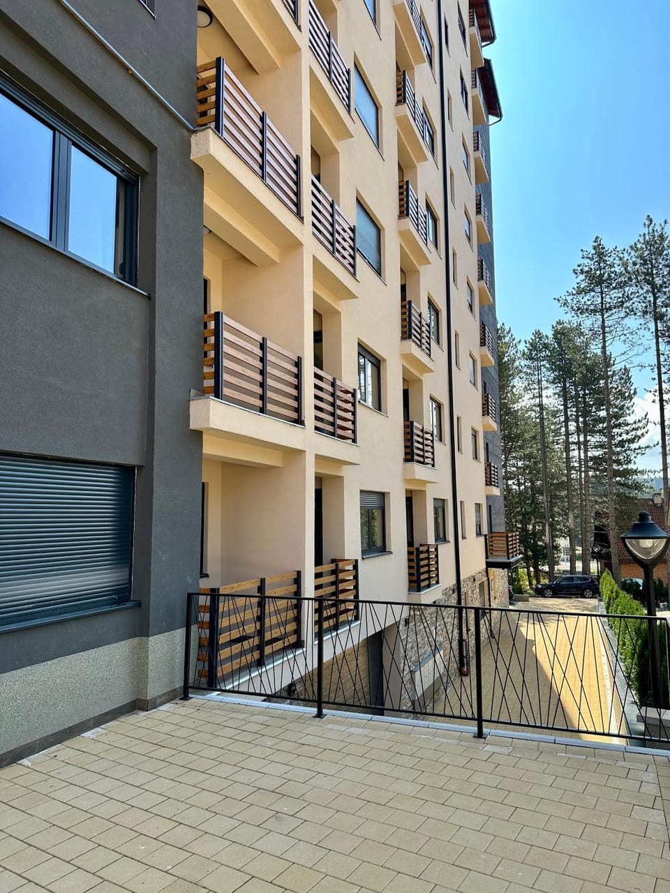 Property building, Neighbourhood, Balcony/Terrace