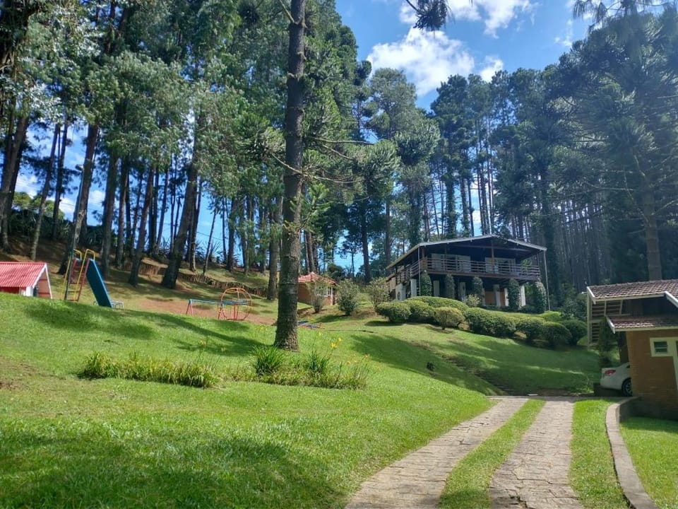 Casa dos Pinheiros Campos do Jordão House in Campos do Jordão