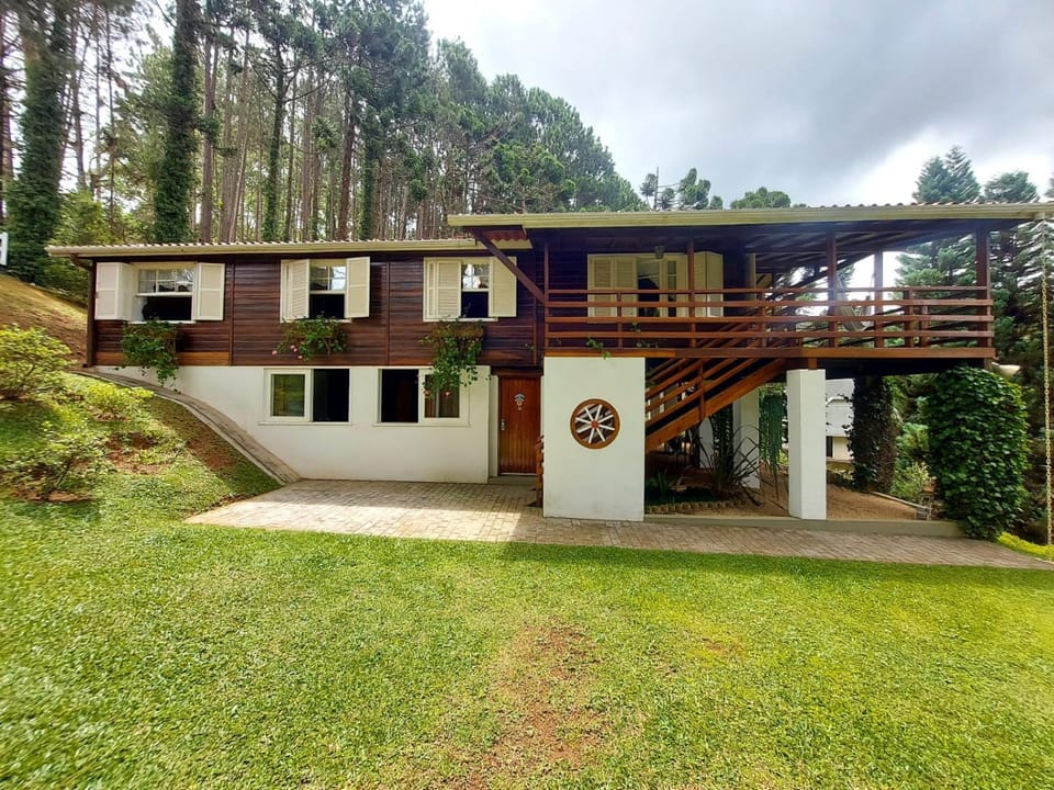 Casa dos Pinheiros Campos do Jordão House in Campos do Jordão