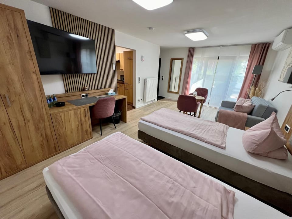 TV and multimedia, Photo of the whole room