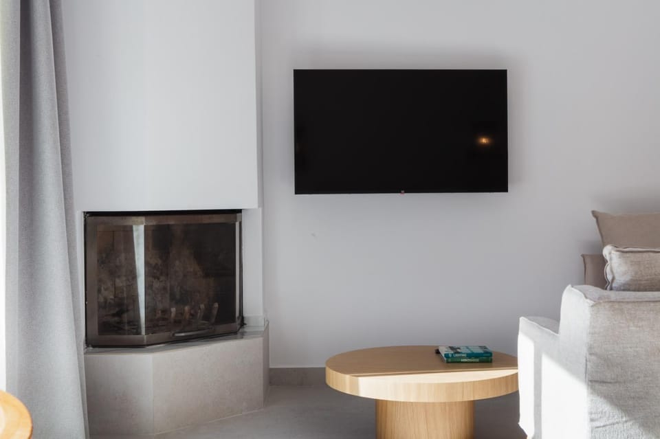 TV and multimedia, flat iron