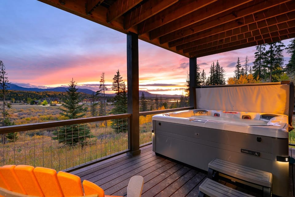 Patio, Hot Tub, Mountain view