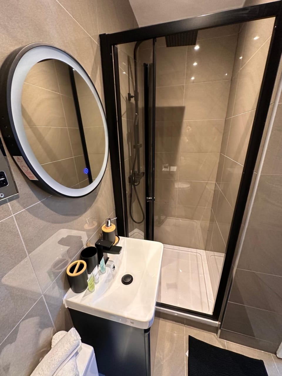 Comfortable private En-Suite room in Harborne Park Road - Birmingham R3 Bed and Breakfast in Birmingham