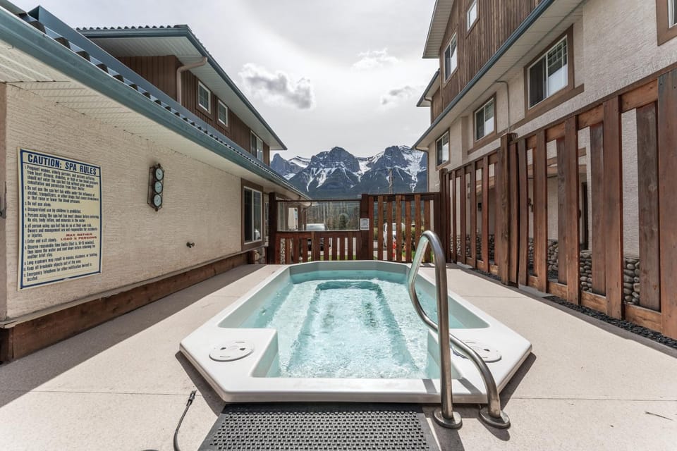 Hot Tub, Mountain view