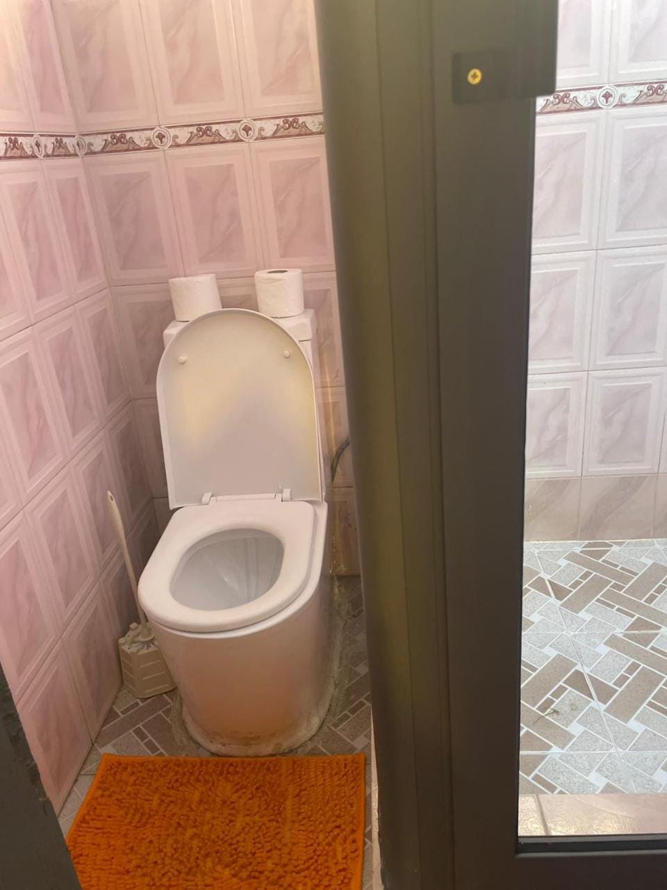 Shower, Toilet, Bathroom
