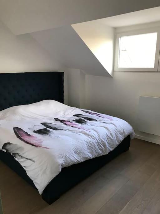 Duplex avec terrasse quartier européen Apartment in Brussels