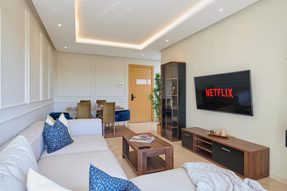 Communal lounge/ TV room, TV and multimedia, Living room, Evening entertainment