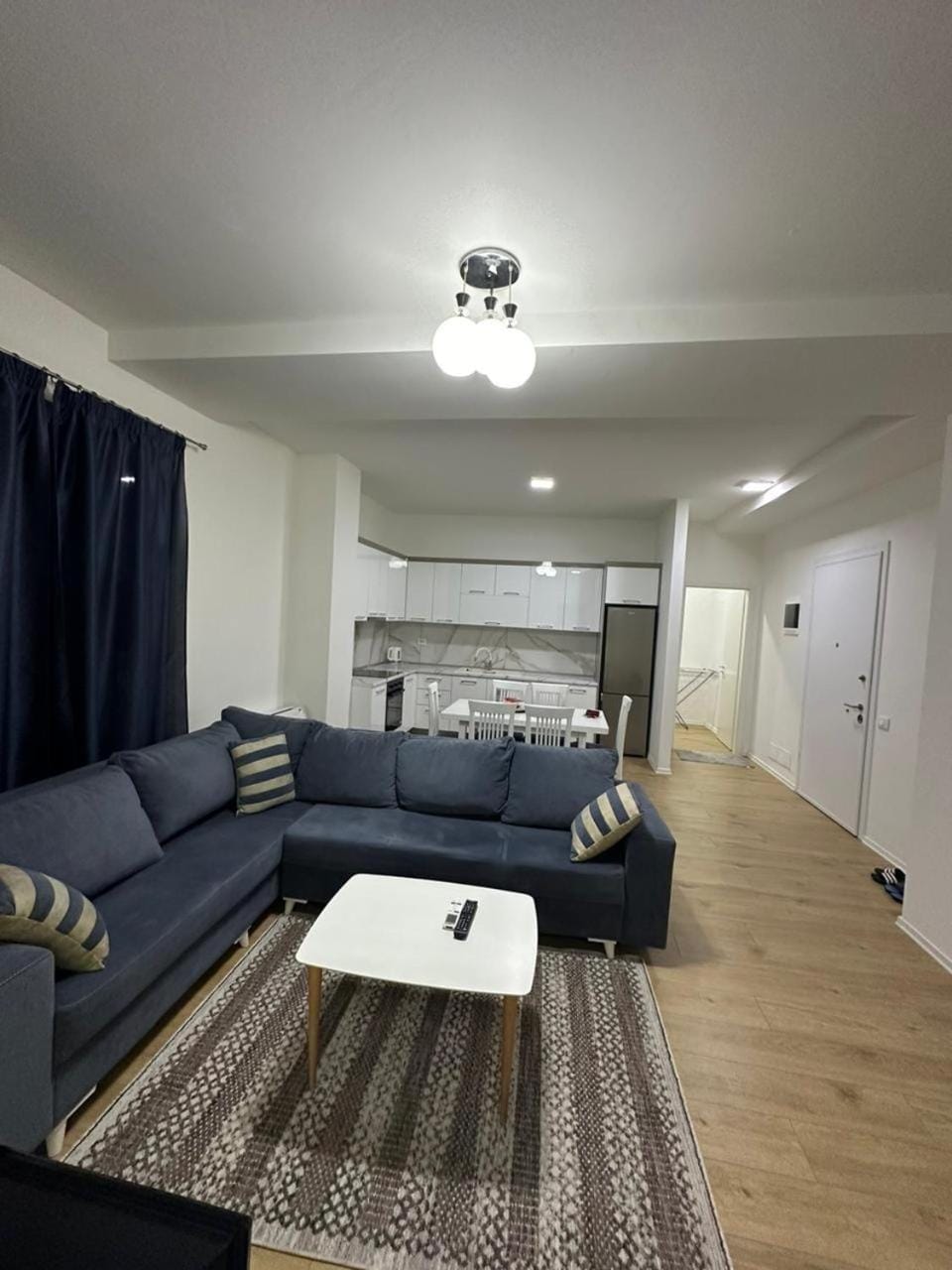 Living room, Photo of the whole room