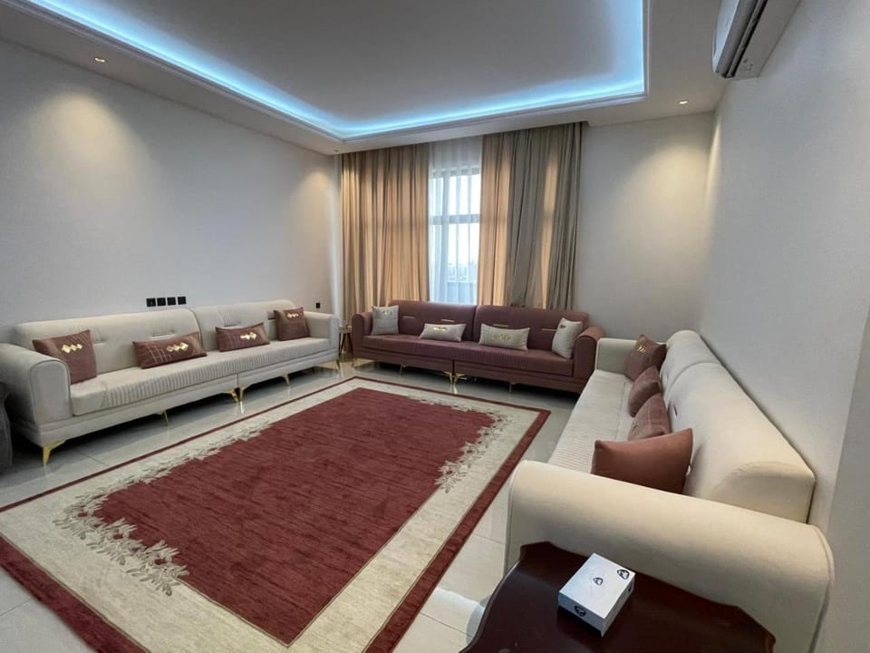 Living room, Seating area, Street view, Street view