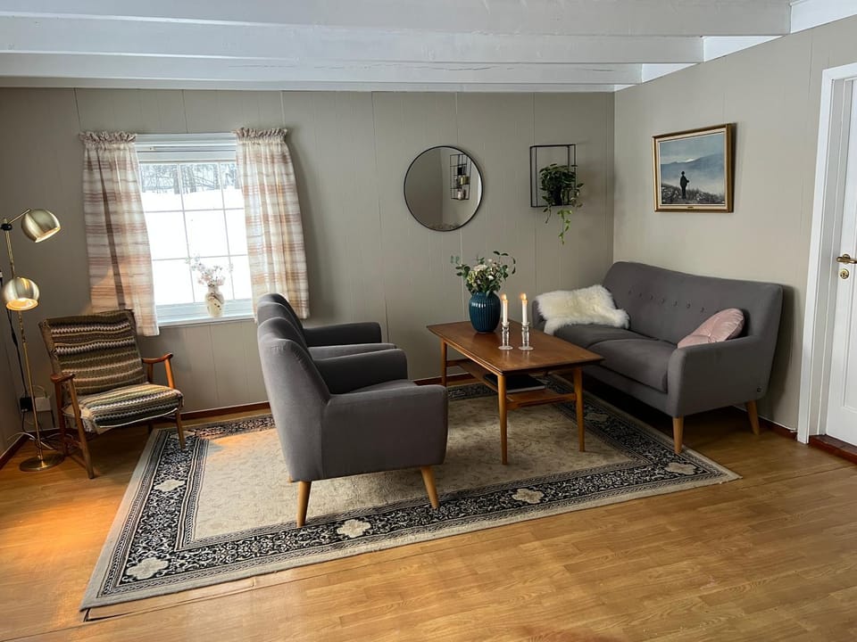 Communal lounge/ TV room, TV and multimedia, Living room, Seating area