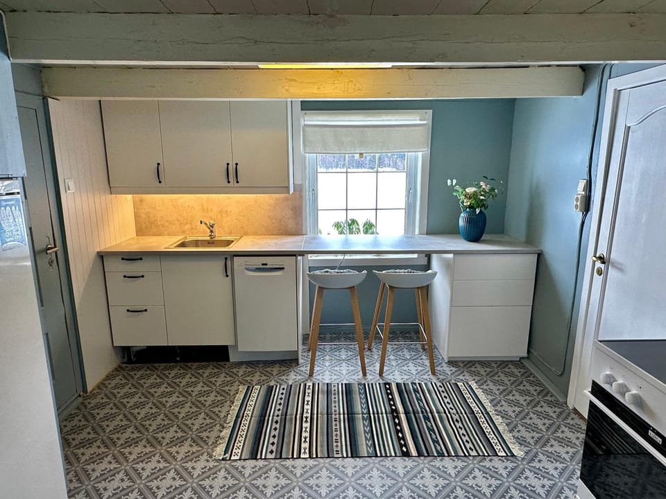 Kitchen or kitchenette, Kitchen or kitchenette