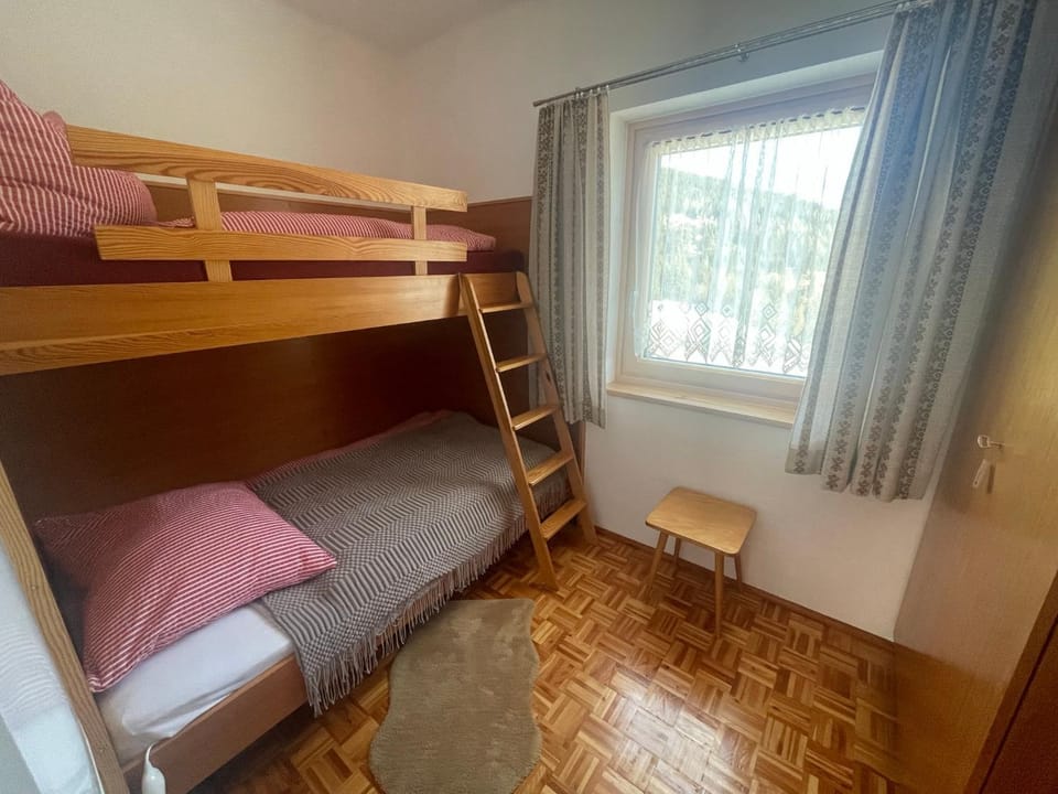 View (from property/room), Bedroom, Mountain view