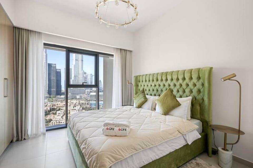 **Panoramic Views Of Burj Khalifa and Fountain** Apartment in Dubai