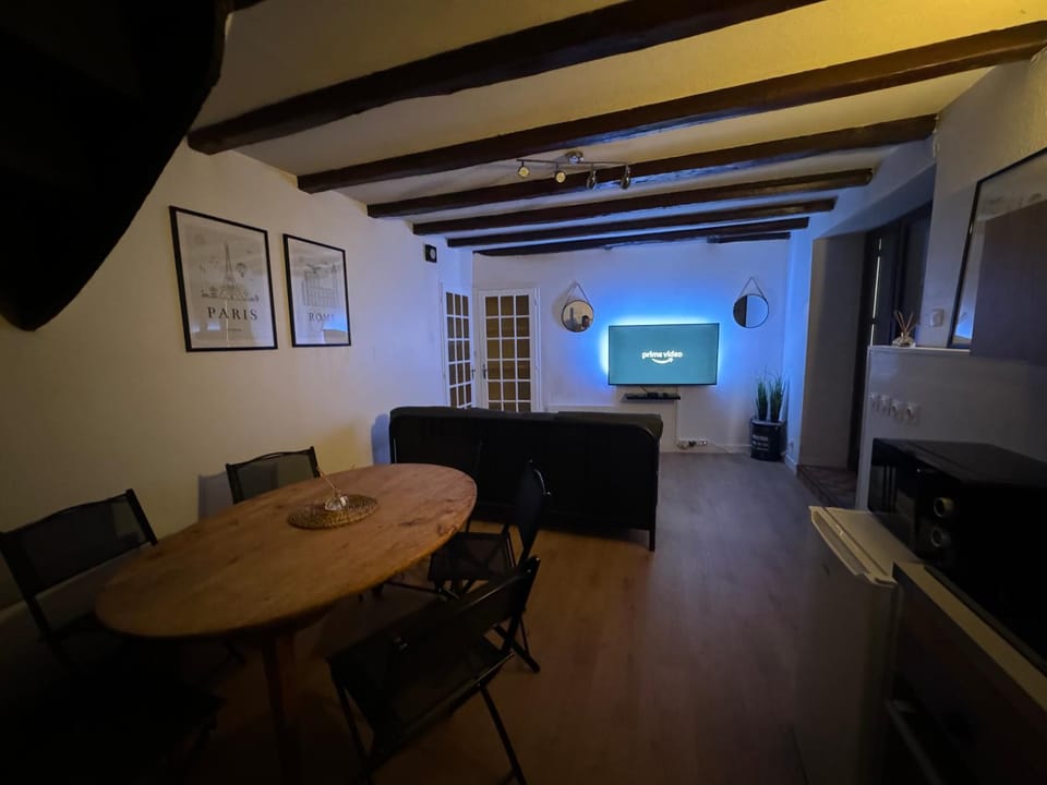 Night, Living room