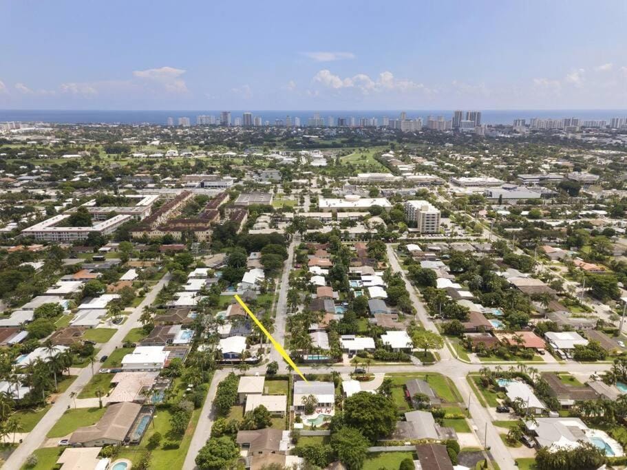 Emerald Palms Villa House in Oakland Park