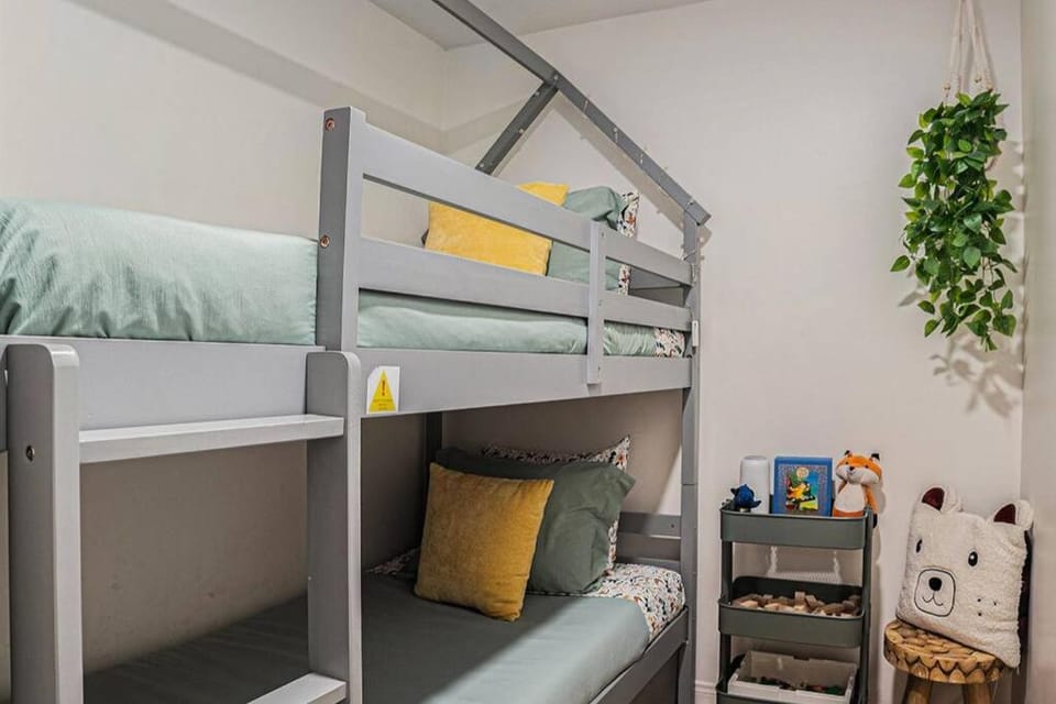 Boutique Charm 3BR w/ Huge Deck House in Bonita