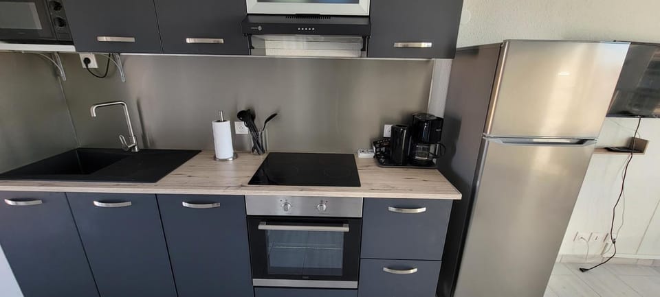 Sopraland 515, T2 parking piscine, 200m plage Apartment in Agde