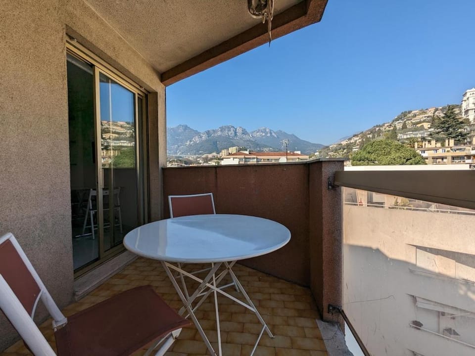 Vue dégagée, emplacement idéal, climatisé Apartment in Menton