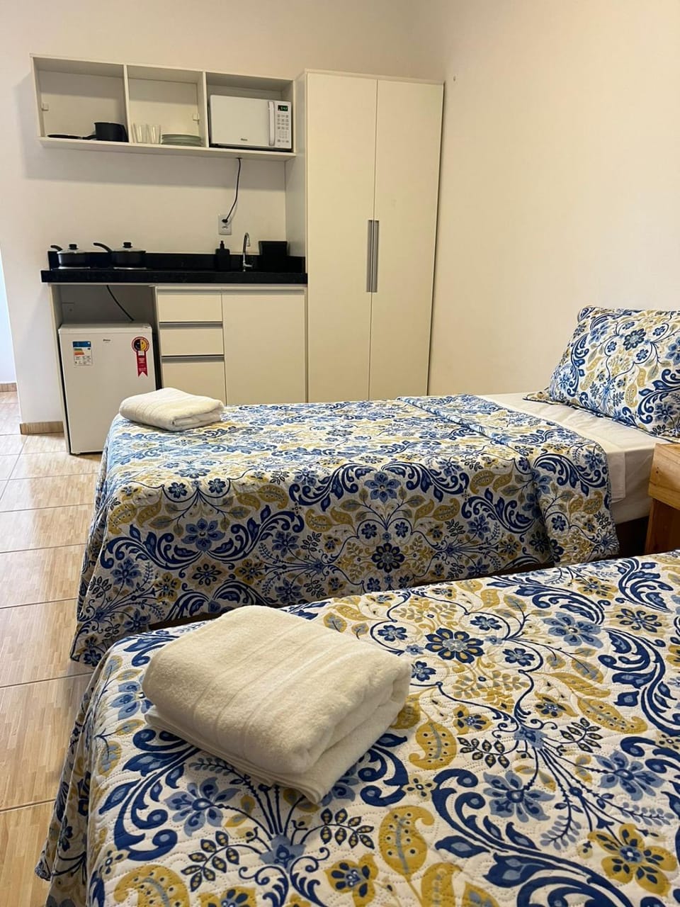 Kitchen or kitchenette, Bedroom