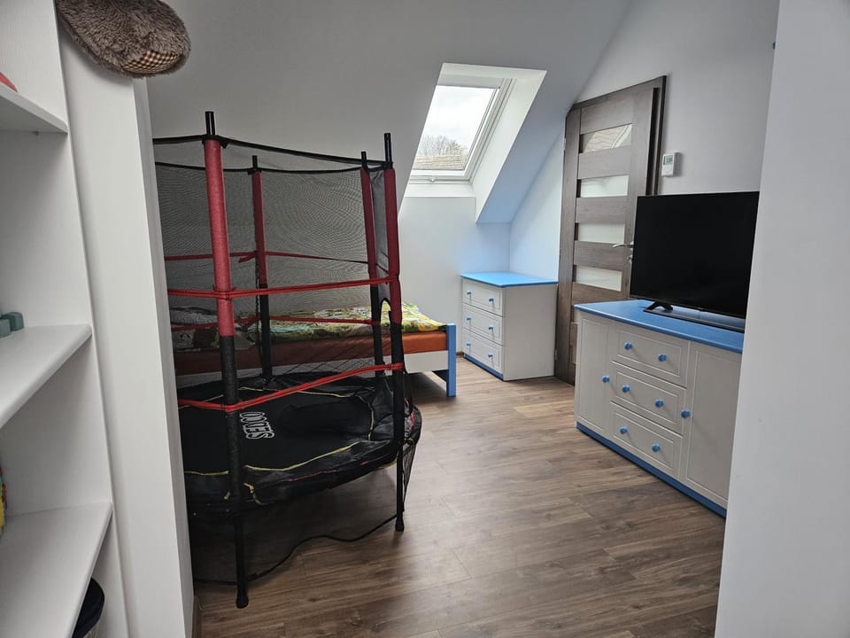 Bed, Kids's club, children, hair dresser