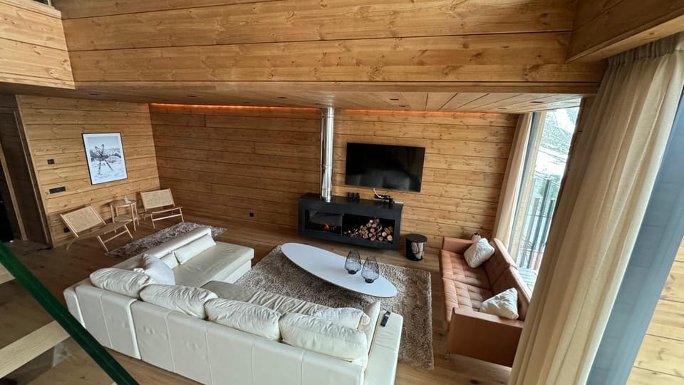 Communal lounge/ TV room, Living room