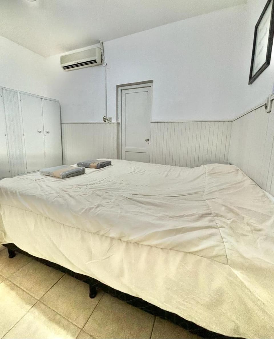 Bed, Bedroom, air conditioner