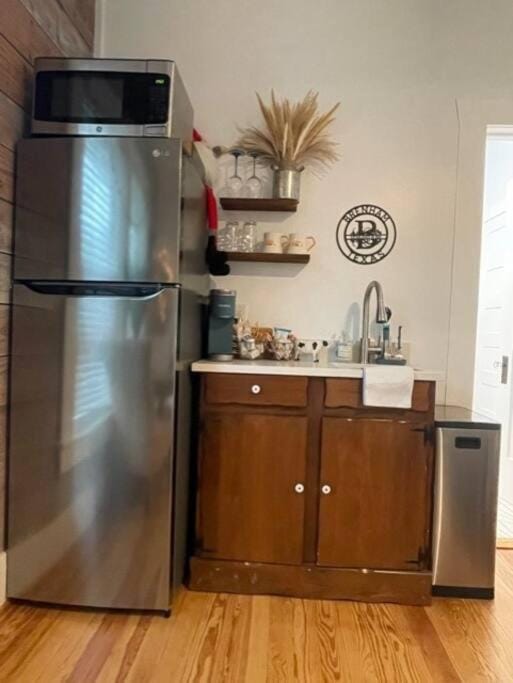 Newly remodeled studio near downtown Brenham House in Brenham