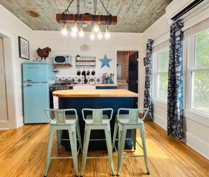 Book Haven 2BR by fairgrounds/Blue Bell Creameries House in Brenham